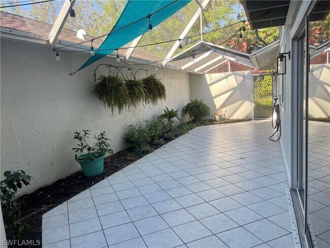 Foto del edificio - 13734 Downing Ln