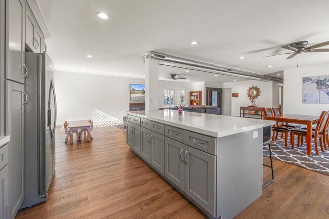 Foto del edificio - 1558 Wakefield Ave