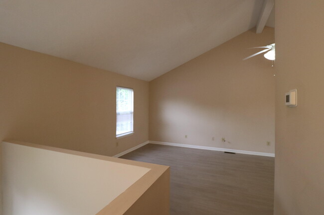 Foto del edificio - 406 Lakeview Dr