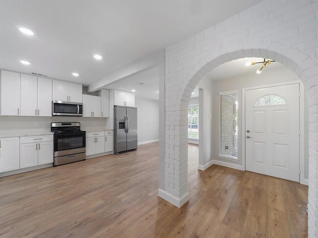 Building Photo - 13546 Wimbledon Dr