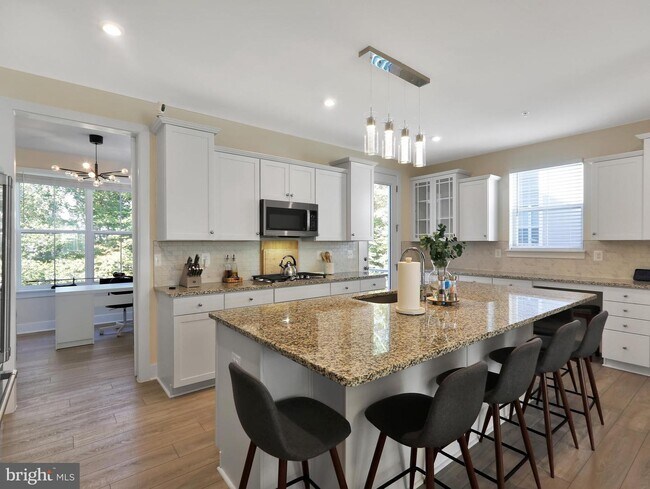 Foto del edificio - 2550 Buckthorn Dr