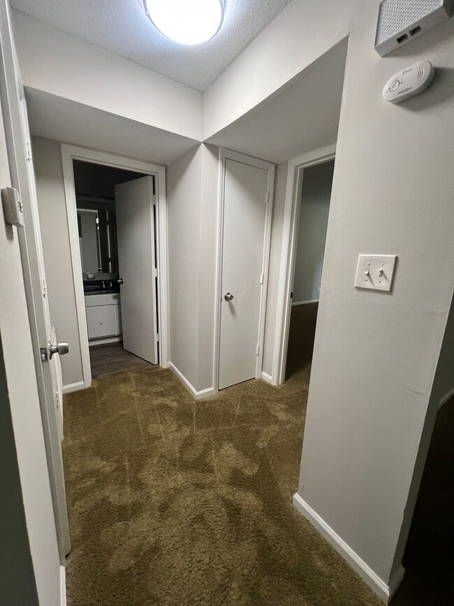 Building Photo - One bedroom only $1050.00