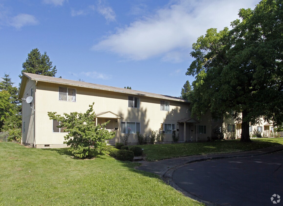 Building Photo - 663 SE 6th Ave
