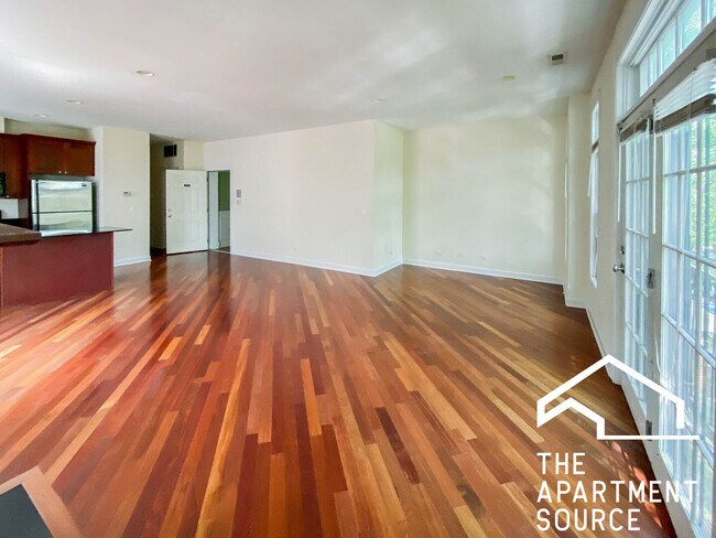 Foto del edificio - 3112 N Racine Ave