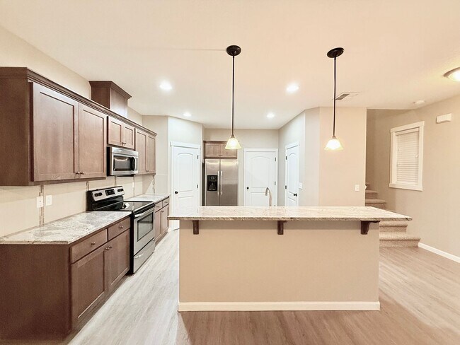 Foto del edificio - Gorgeous 3 bedroom 2.5 bathroom 2 car garage Home- Evergreen High School