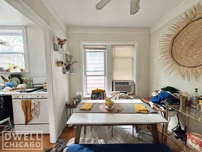 Foto del edificio - 2125 W Giddings St
