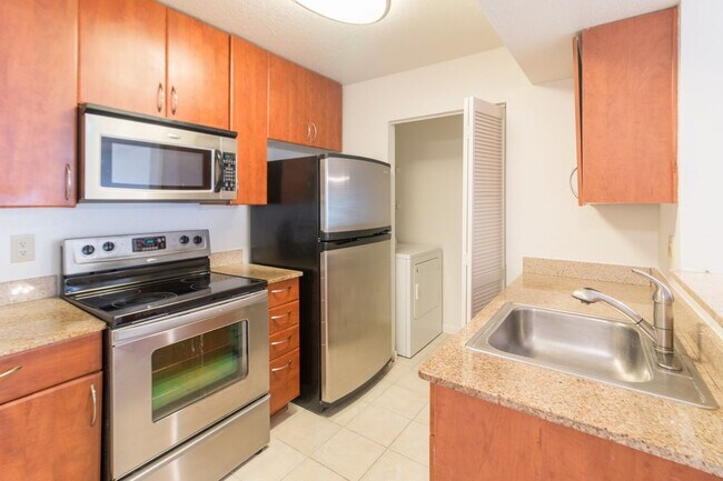Building Photo - 11508 Westwood Blvd Unit 315 Orlando FL 32821