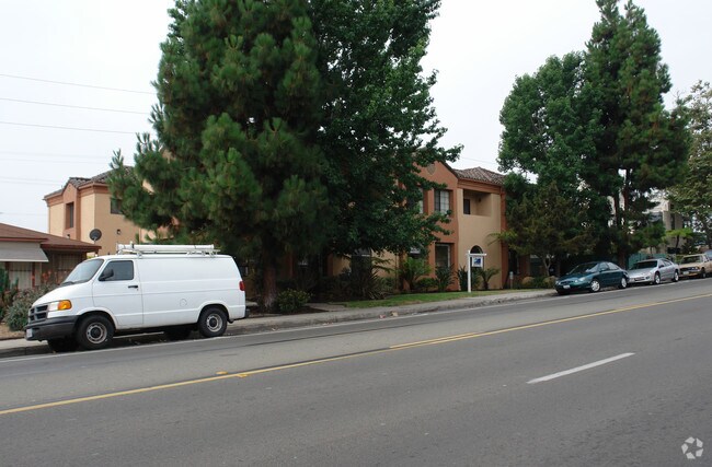 Building Photo - 2123 Garnet Ave