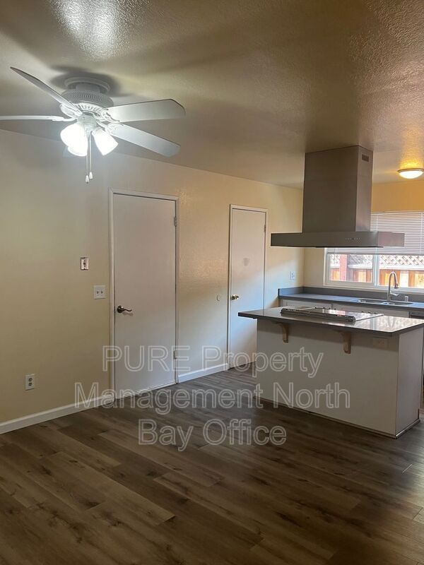 Building Photo - 1130 Emily Ave