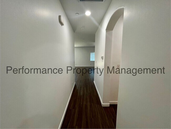 Building Photo - Stunning 3 Bed/2 Bath S Bakersfield Home w/ Solar, RBP & Security Deposit Alternative
