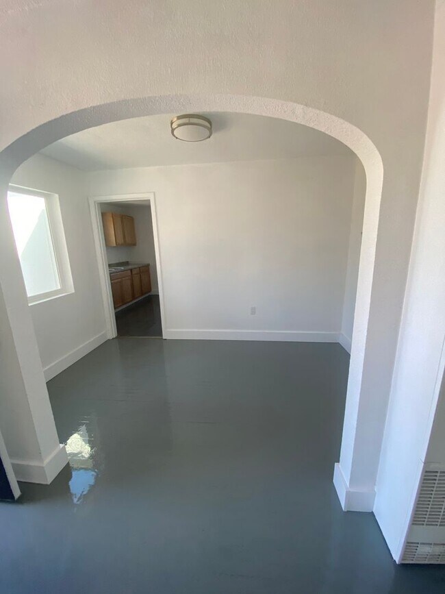 Building Photo - 3 Bedroom 1 Bath House