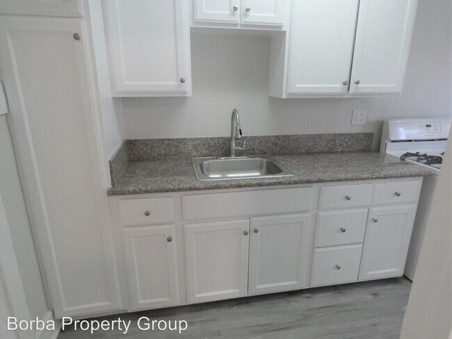 Foto del edificio - 428 W 8th St