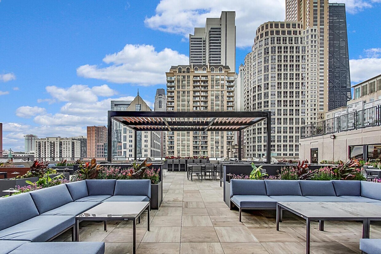 Newly renovated sun deck - 30 E Huron St