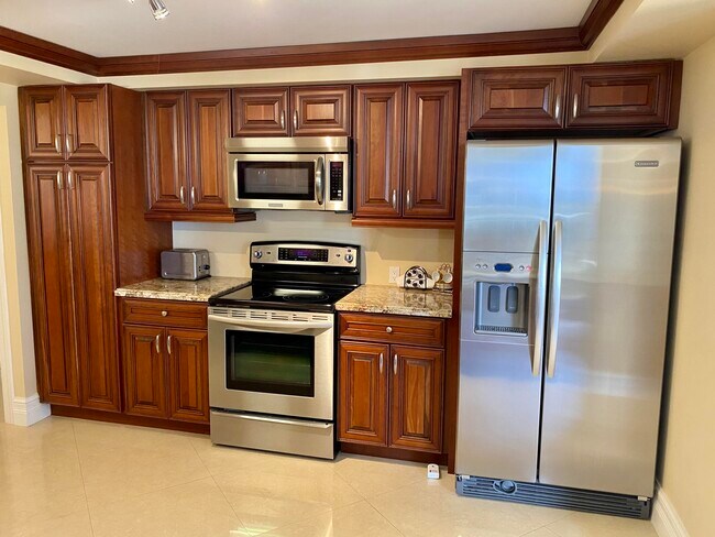 Building Photo - 3200 S Ocean Blvd