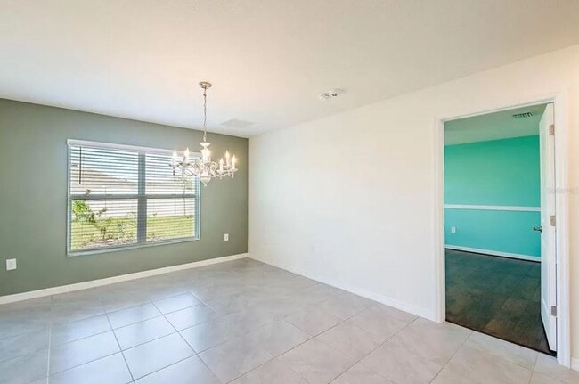 Foto del edificio - 16709 Parker River St