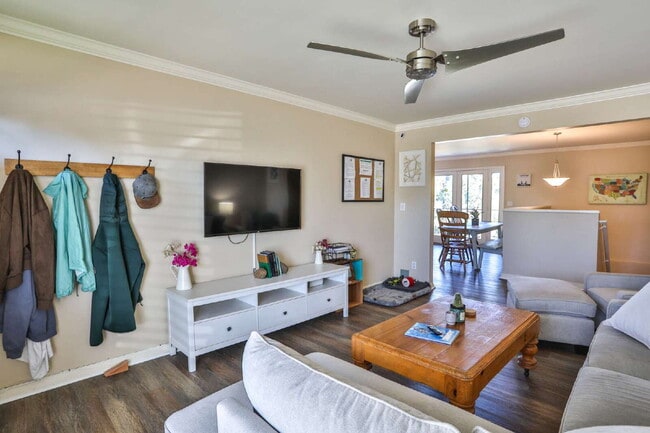 Building Photo - Furnished Bedroom(s) for Rent – Newly Renovated 5-Bedroom Home Near SDSU (0.5 Miles)