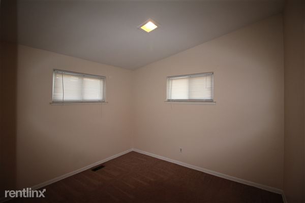 Building Photo - 15230 Marlow St