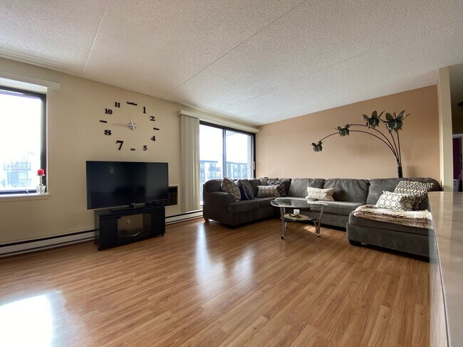 Living room - 9118 W Elmwood Dr