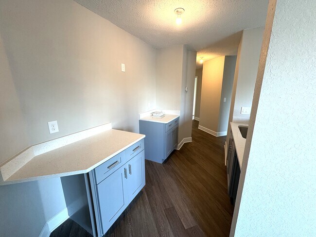 Building Photo - 2516 Woodgate Blvd