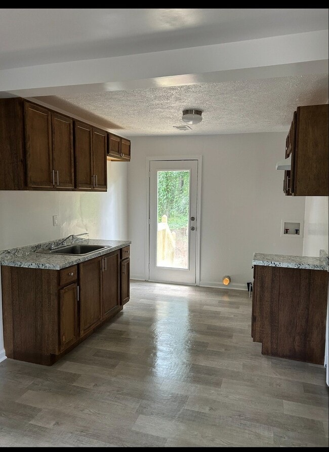Building Photo - 42 Shankwood Ln