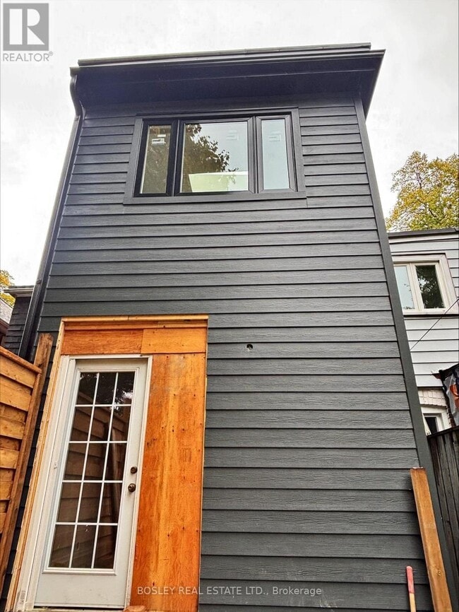 Building Photo - 686 Rhodes Ave