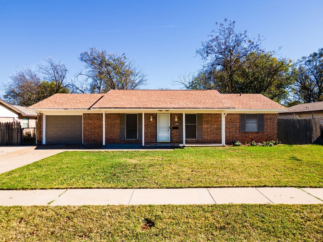 Foto principal - 1802 Janis Dr