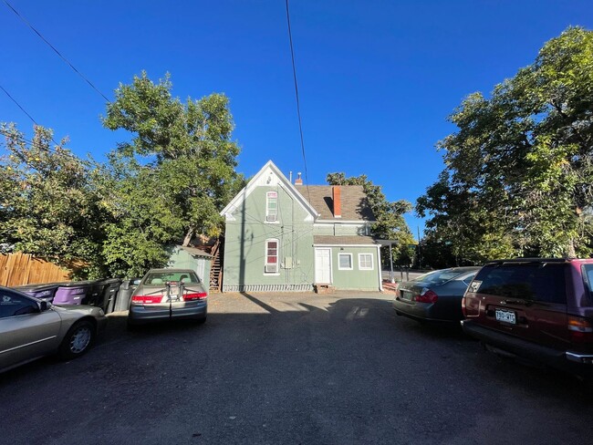 Foto del edificio - Cozy 1 bed/1 bath upstairs near the heart ...