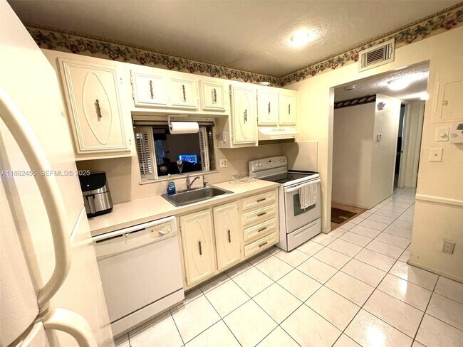 Foto del edificio - 4151 NW 41st St