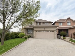 Building Photo - 2 Pineridge Dr