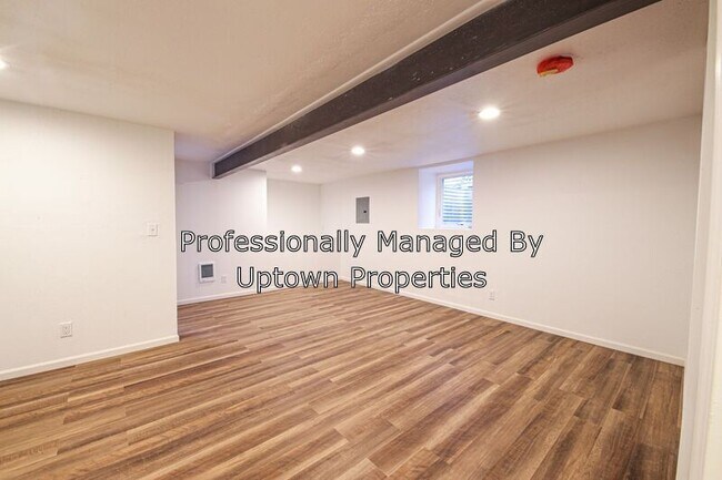 Foto del edificio - 9832 N Clarendon Ave