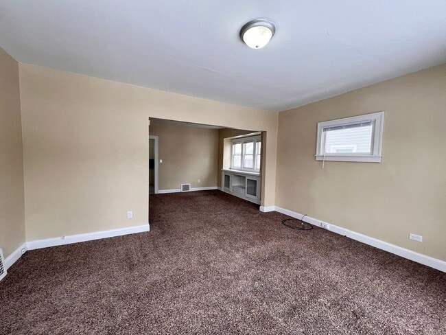 Building Photo - 1947 Sussex Pl