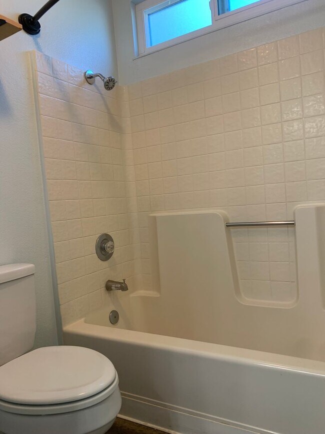 Foto del edificio - Beautifully Maintained Fairfield Home is A...