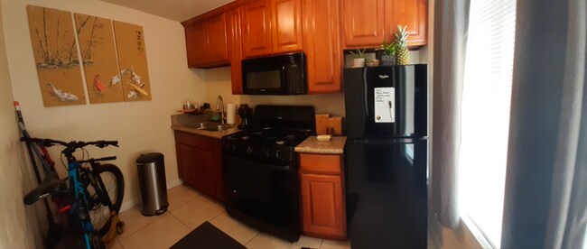 Foto del edificio - 2228 Garnet Ave