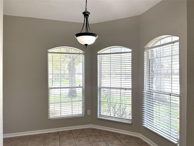 Building Photo - 18562 Carousel Creek Ct