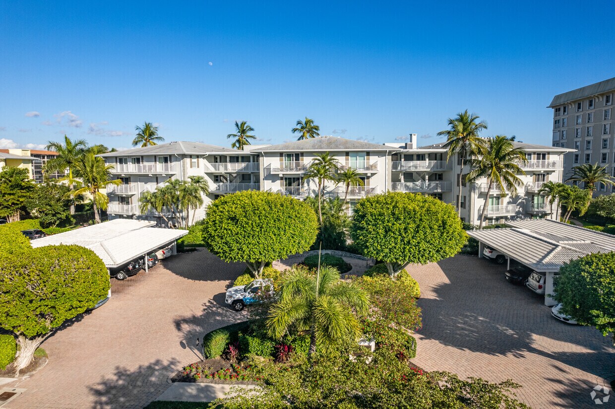 Foto del edificio - Gulf Bay Apartments