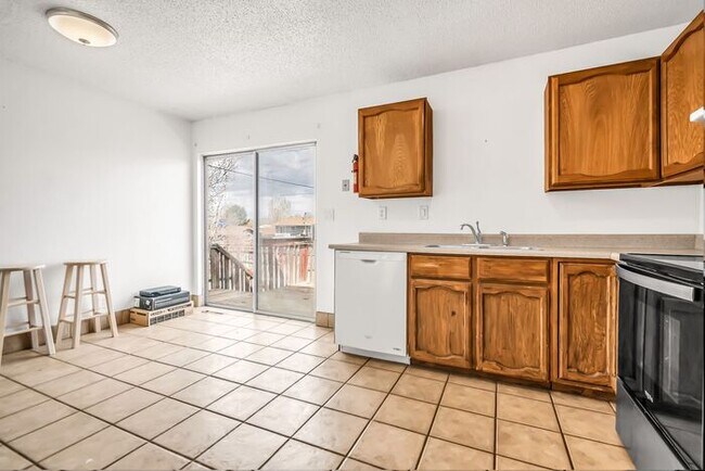 Foto del edificio - Charming Townhome in Beautiful Rangely, CO