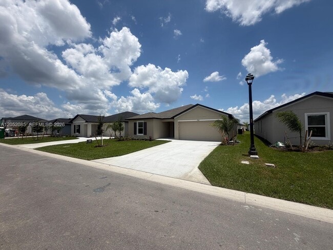 Building Photo - 17332 CANTU Ct