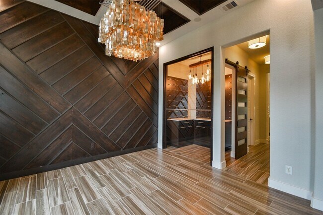 Foto del edificio - 5911 Vineyard Creek Ln