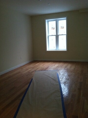 Otro - 465 Carroll St