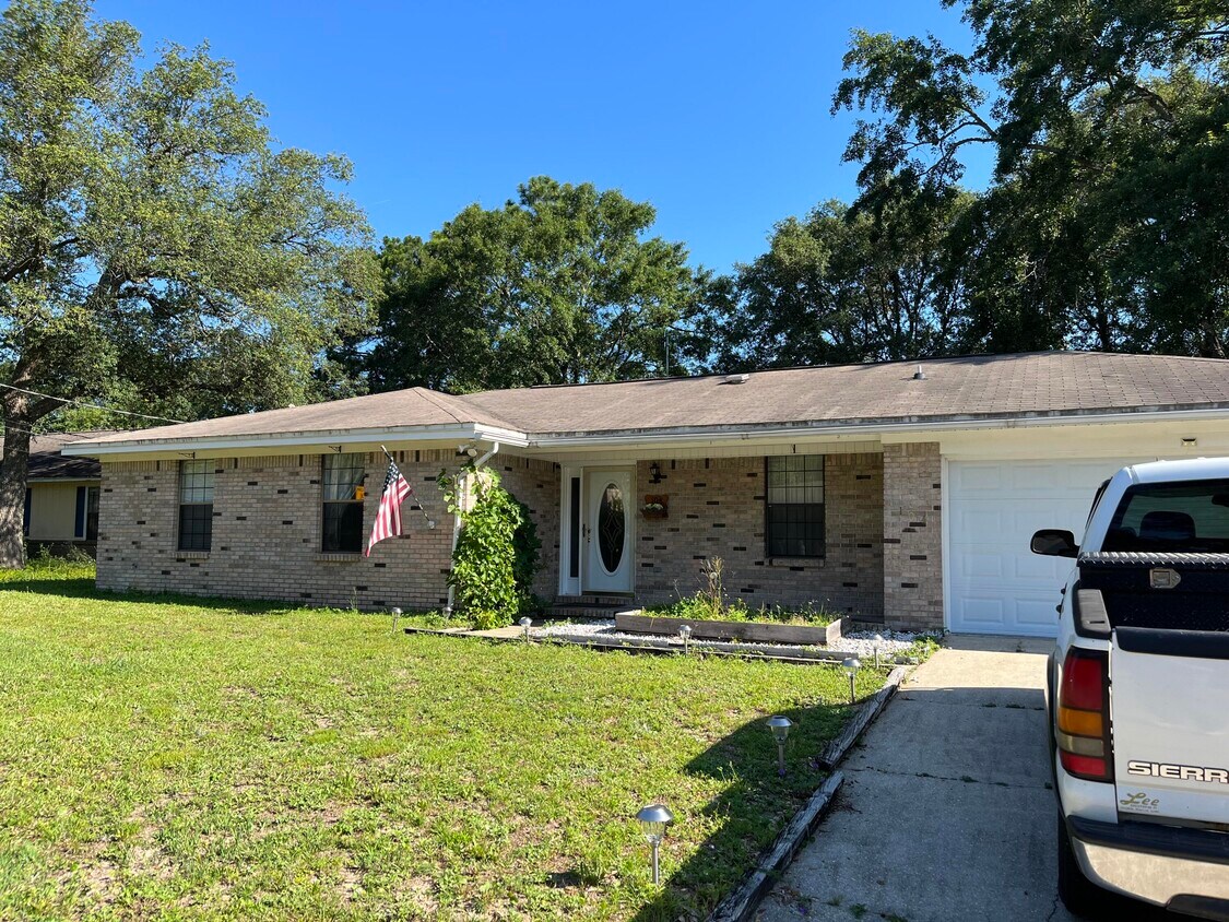 104 Campbell St, Crestview, FL 32536 House for Rent in Crestview, FL