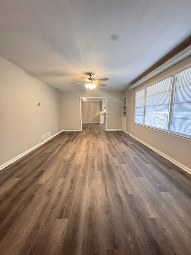 Building Photo - 115 Herty Dr