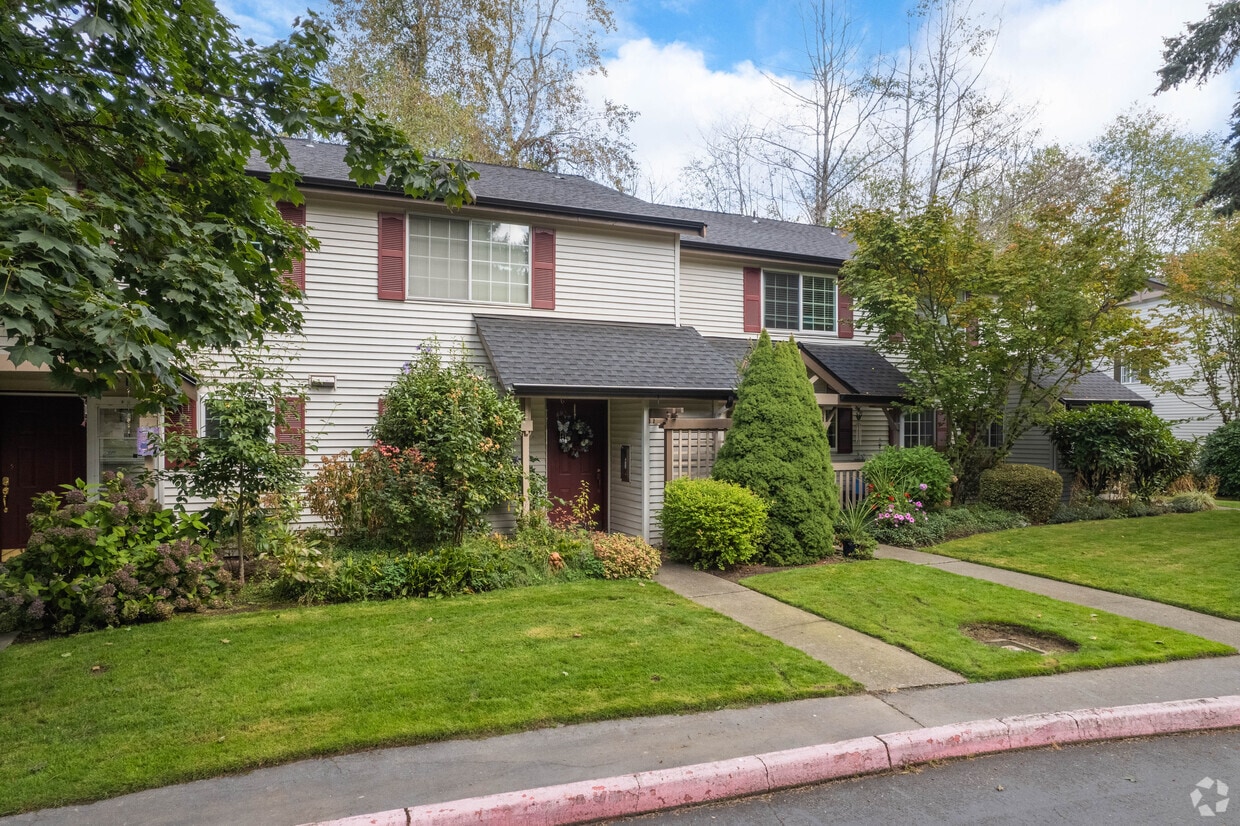 Kingswood Townhomes Apartments in Bothell, WA