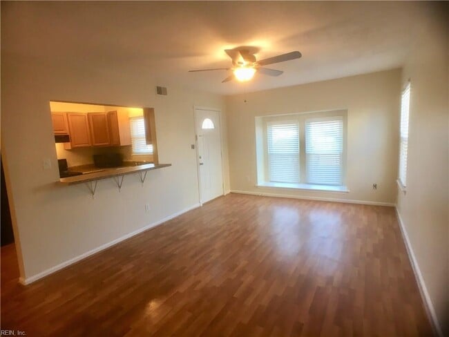 Building Photo - 715 Wolftrap Ln