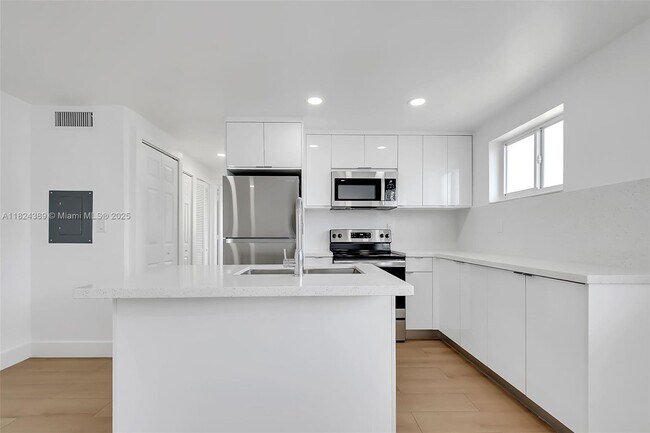Foto del edificio - 1632 NW 16th Terrace