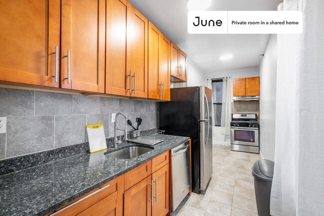 Building Photo - Room in Shared 4 bed/1 bath home in Central Harlem