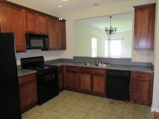 Foto del edificio - 758 E Bristol Way