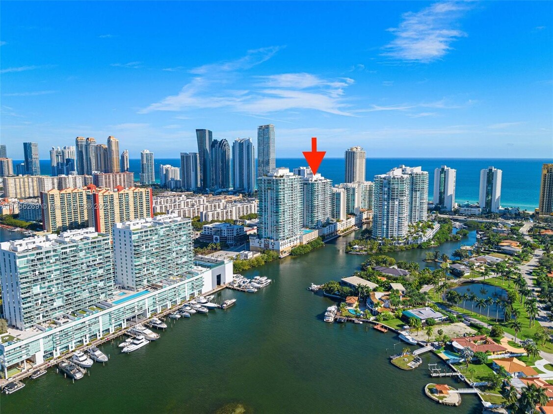 Foto principal - 300 Sunny Isles Blvd