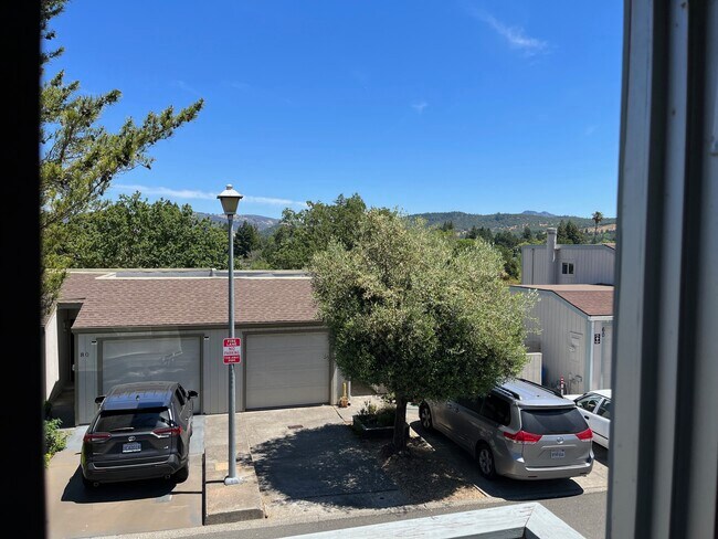 Foto del edificio - 61 Knolls Ln