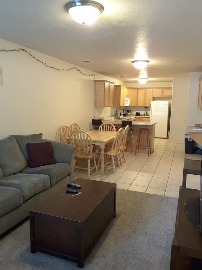 Foto del edificio - 1969 N Canyon Rd