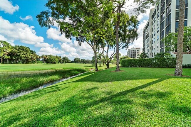 Foto del edificio - 7351 Promenade Dr